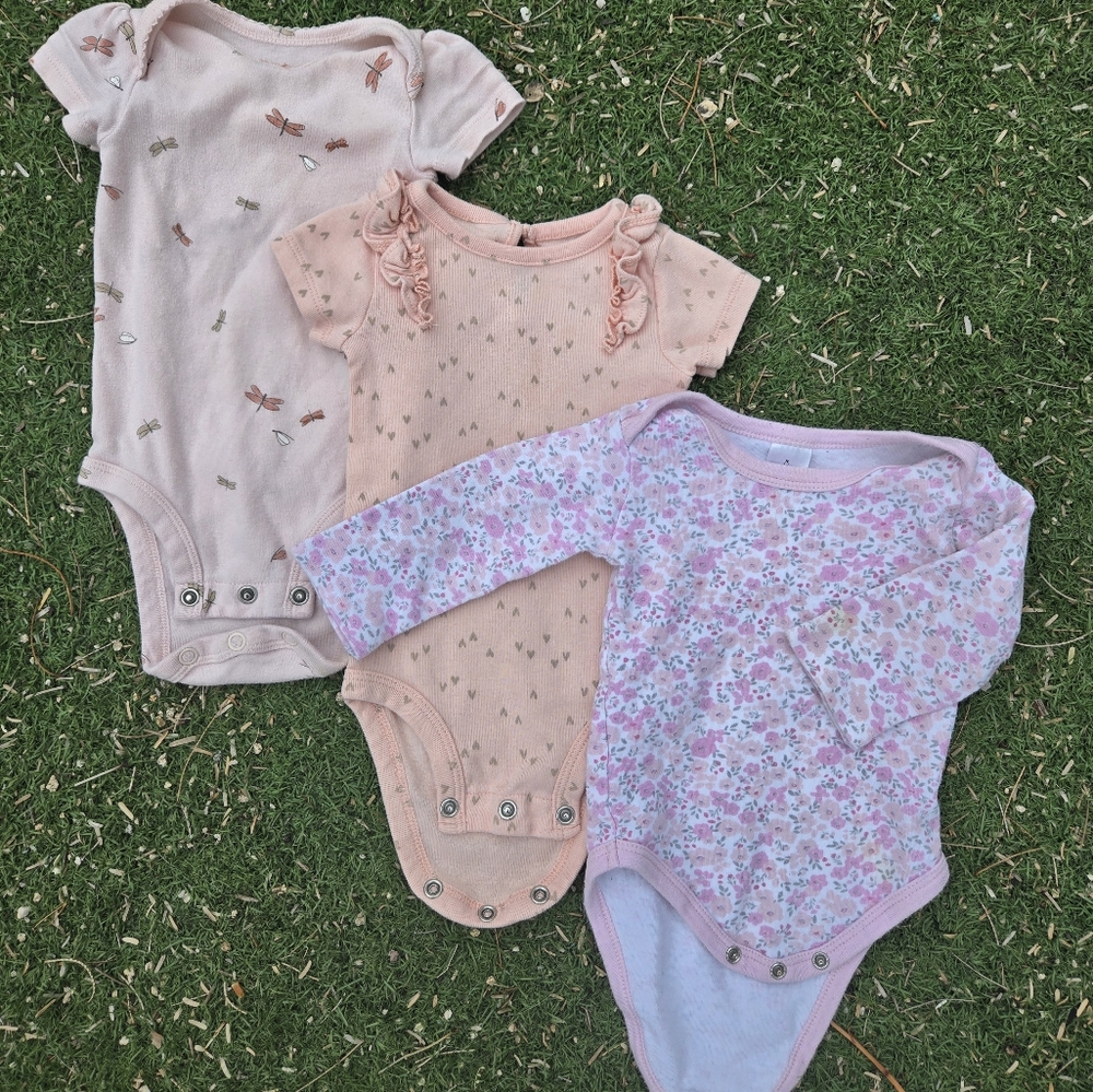 🌸 Set of 3 Pretty in Pink 0-3 month Onsies for Baby Girl 🌸